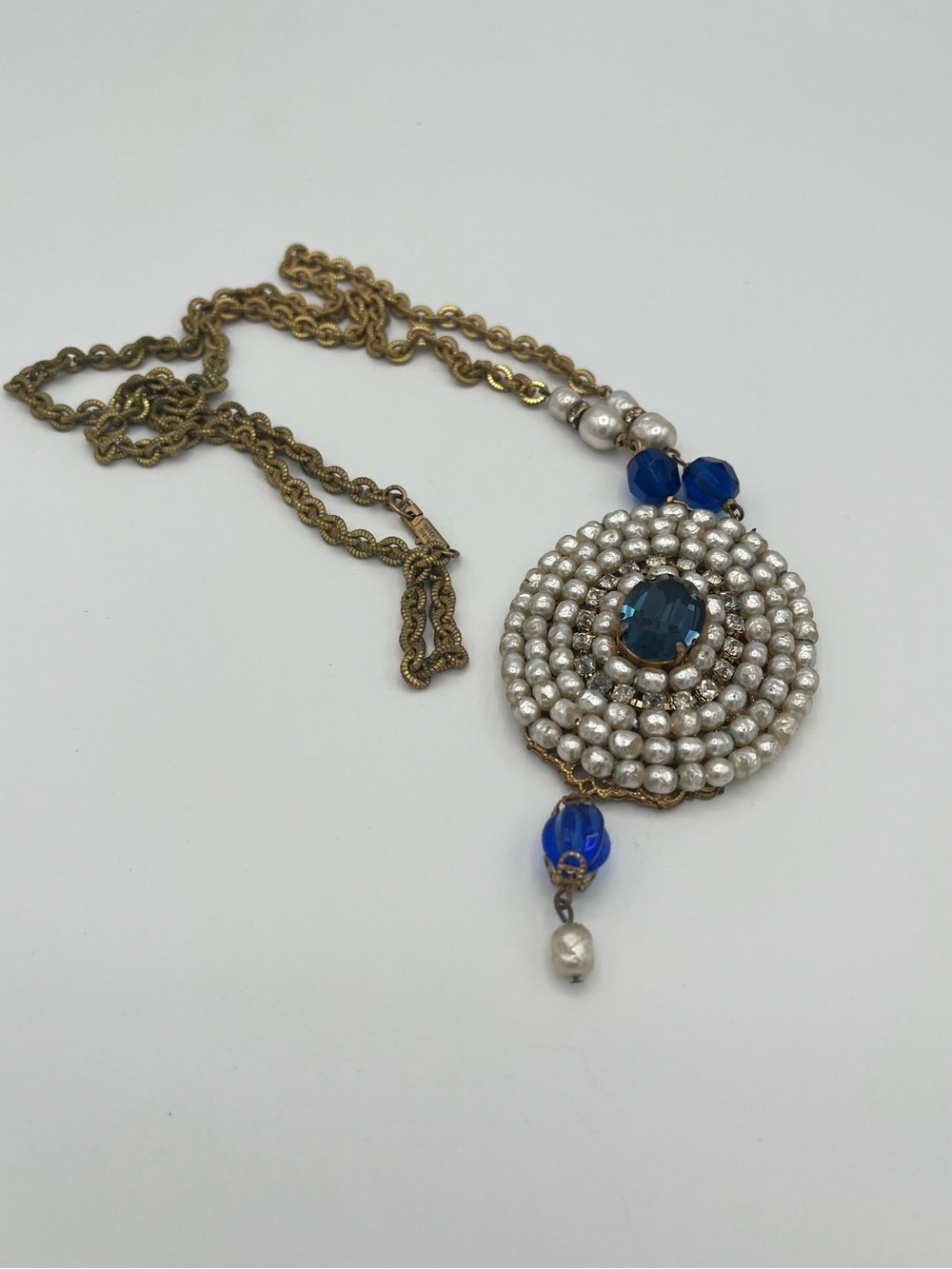 Signed Miriam Haskell Blue Rhinestone Pearl Filigree Pendant Necklace 28″ - Picture 3 of 7